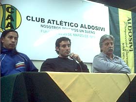 De izquierda a derecha: Elbio Martinez, Diego Cogliandro y Andres Rebottaro (tcnico).